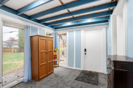 28-web-or-mls-2104-w-oakland-ave.jpg