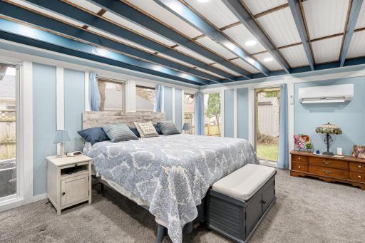 27-web-or-mls-2104-w-oakland-ave.jpg