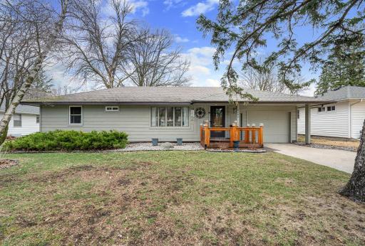 2-web-or-mls-2104-w-oakland-ave.jpg