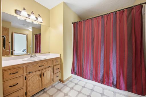 3526 46th Avenue S, Fargo, ND 58104