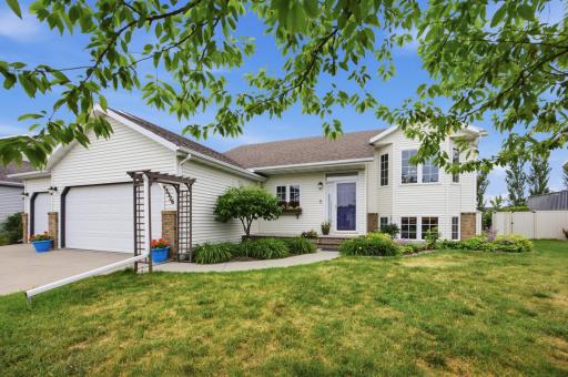 3526 46th Avenue S, Fargo, ND 58104