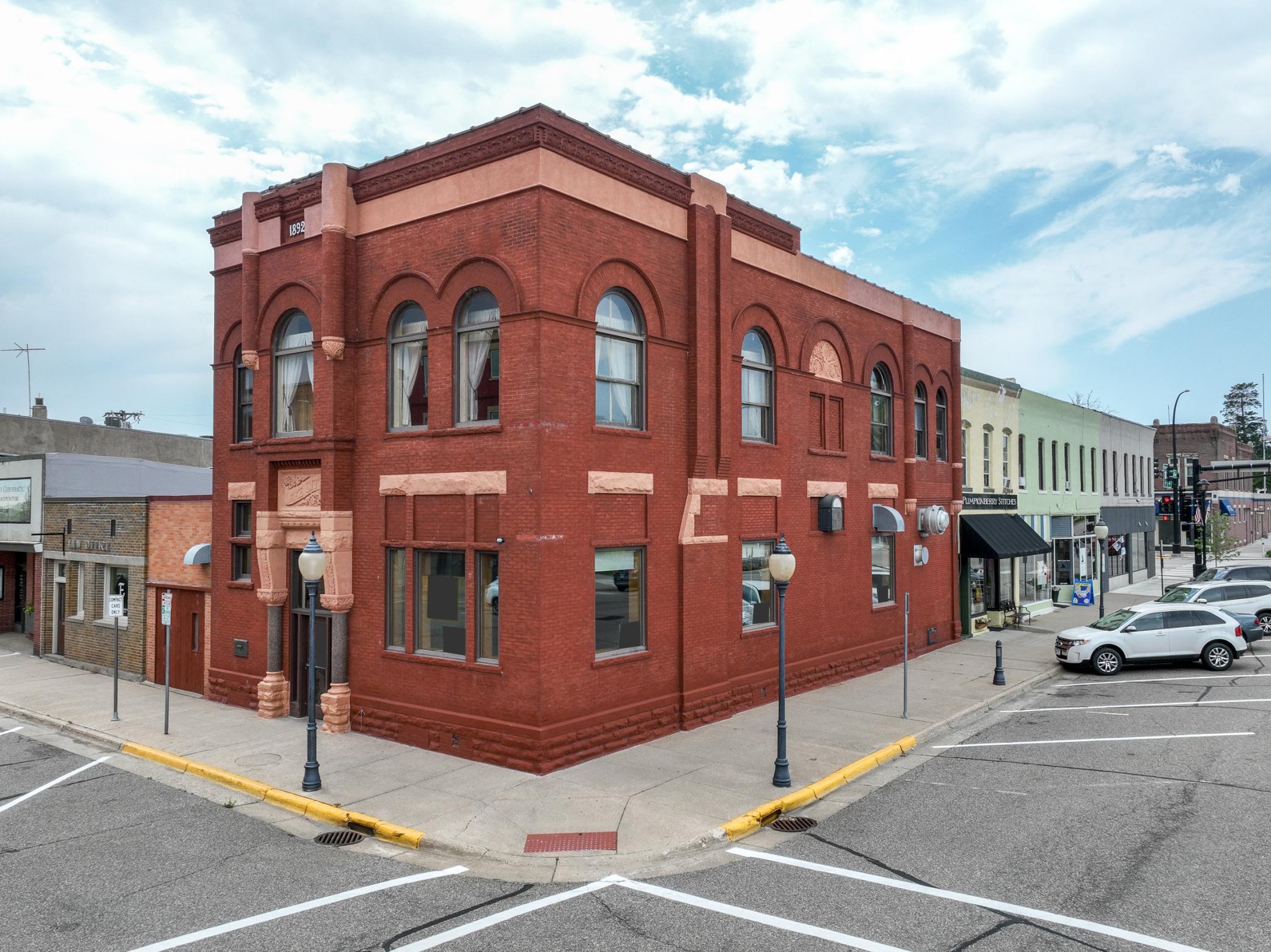 Corner of S Washington and Lyon Street E