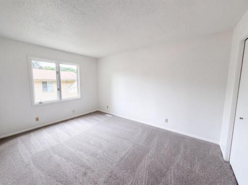 listing_15.jpg
