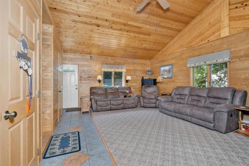 21427 Airport Road, Grand Rapids, MN 55744