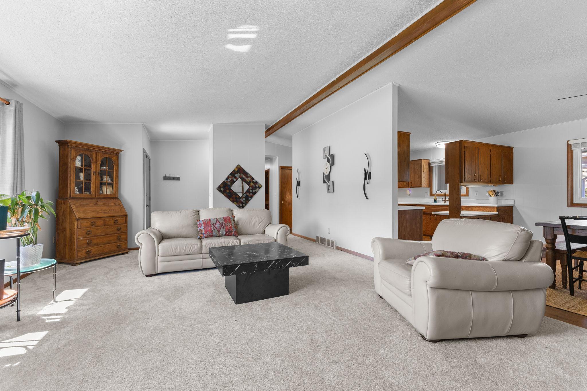Vivid Spaces_8555 Medicine Lake Rd_16.jpg