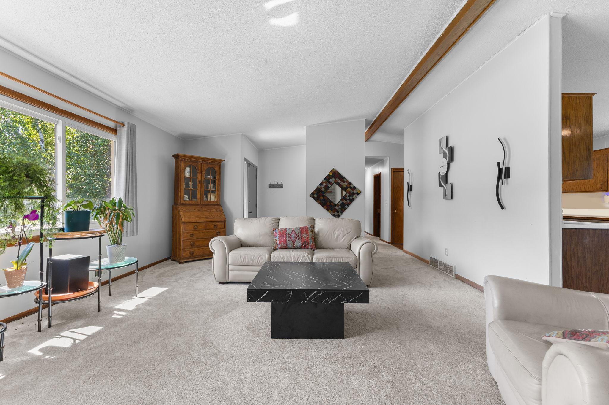 Vivid Spaces_8555 Medicine Lake Rd_17.jpg