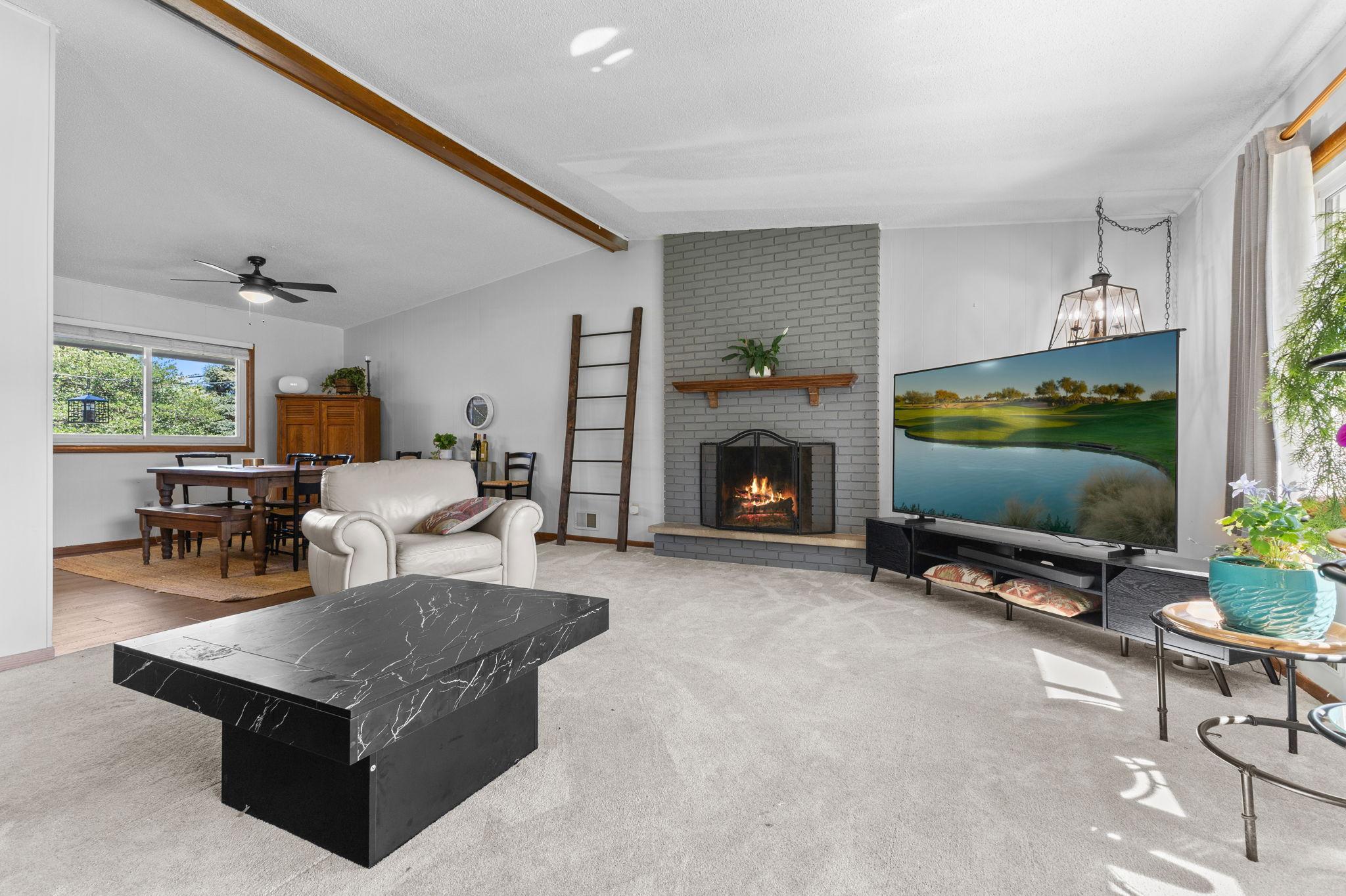 Vivid Spaces_8555 Medicine Lake Rd_18.jpg