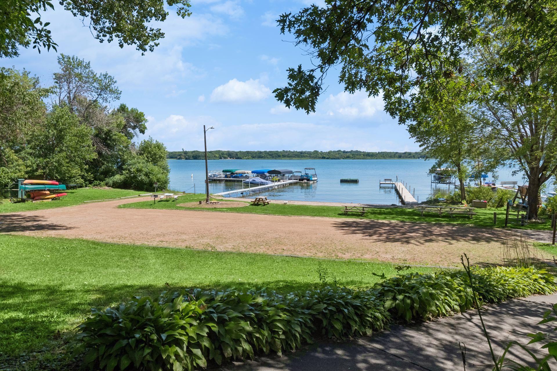 For an additional cost, there are 10 boat slips and 6 kayak spaces through the HOA. They are on a rotation and there is currently a waiting list.