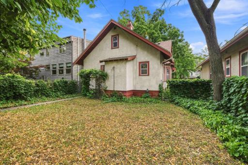 20 Melbourne Avenue SE, Minneapolis, MN 55414