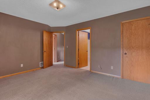 805 26th Avenue SW, Willmar, MN 56201