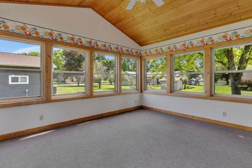 805 26th Avenue SW, Willmar, MN 56201