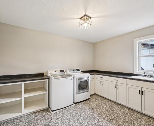 19990 Fairlawn Avenue, Prior Lake, MN 55372