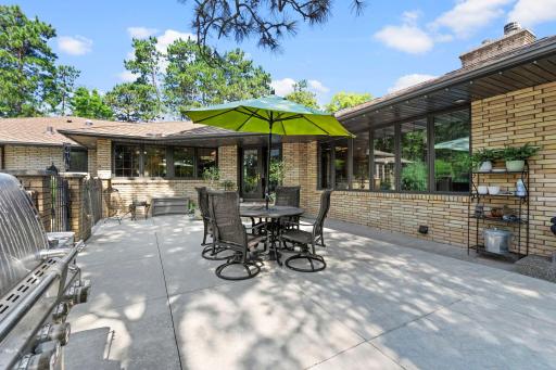 6191 Crackleberry Trail, Woodbury, MN 55129