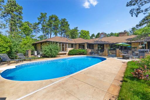 6191 Crackleberry Trail, Woodbury, MN 55129
