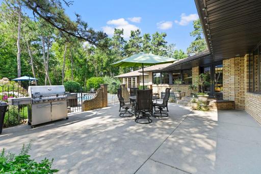6191 Crackleberry Trail, Woodbury, MN 55129