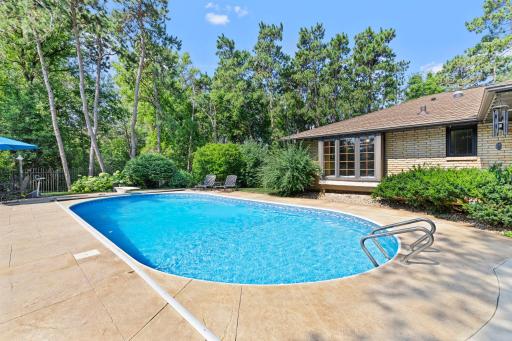 6191 Crackleberry Trail, Woodbury, MN 55129