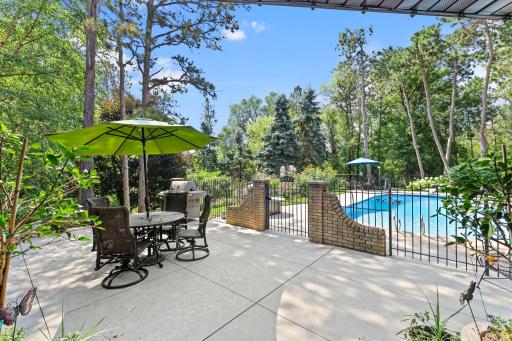6191 Crackleberry Trail, Woodbury, MN 55129