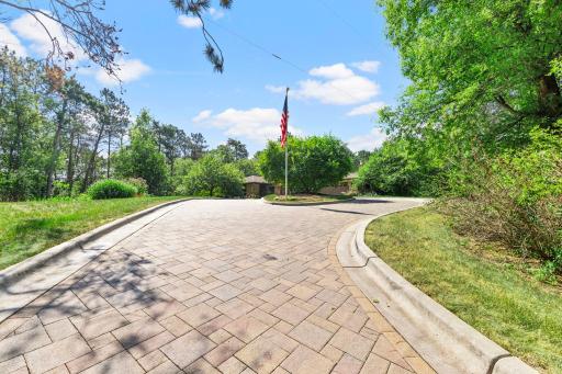 6191 Crackleberry Trail, Woodbury, MN 55129