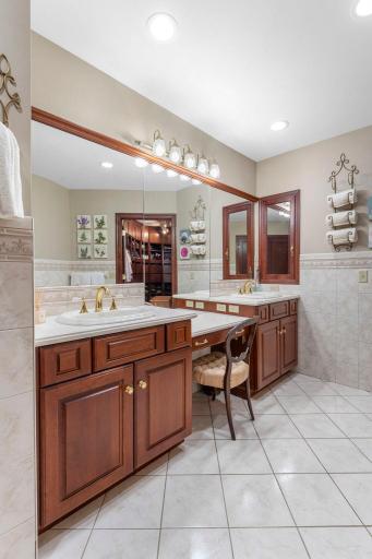 6191 Crackleberry Trail, Woodbury, MN 55129
