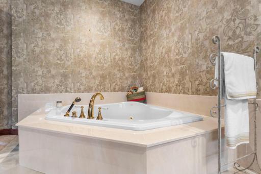 6191 Crackleberry Trail, Woodbury, MN 55129