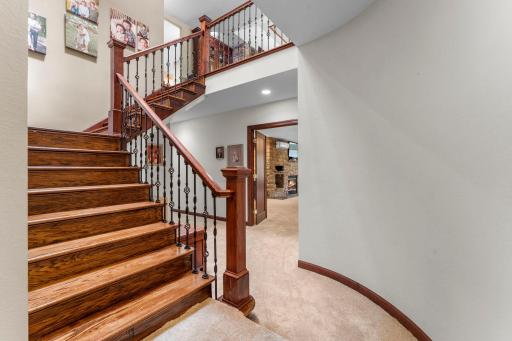 6191 Crackleberry Trail, Woodbury, MN 55129