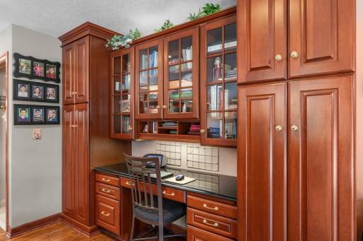 6191 Crackleberry Trail, Woodbury, MN 55129