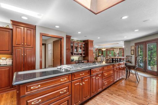 6191 Crackleberry Trail, Woodbury, MN 55129