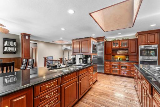 6191 Crackleberry Trail, Woodbury, MN 55129