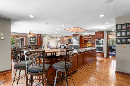 6191 Crackleberry Trail, Woodbury, MN 55129