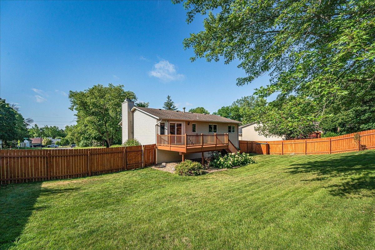 Great Deck and Yard fully fenced