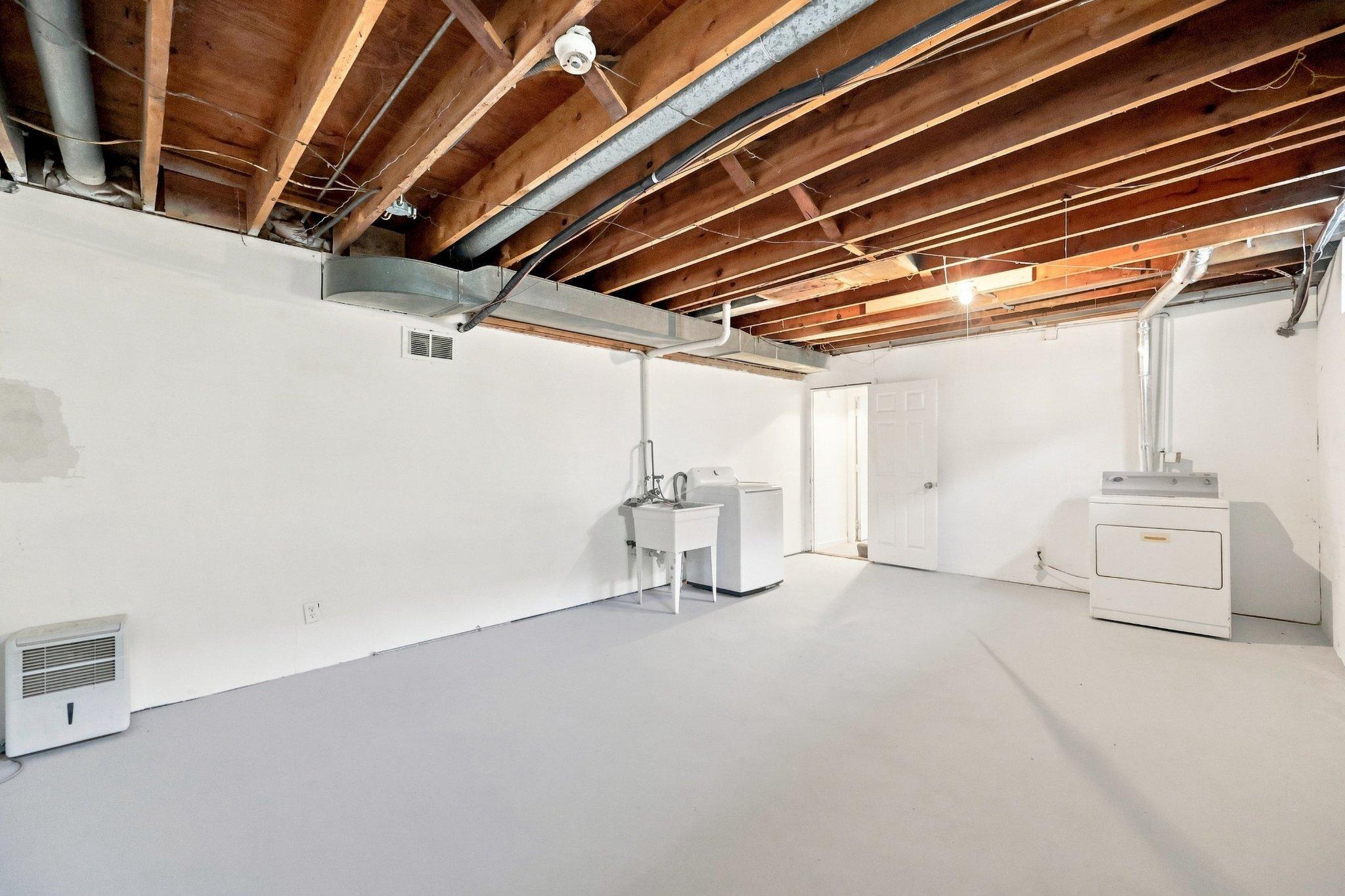 518_37th_Ave_NE_Minneapolis_MN_55421_USA_052.jpg