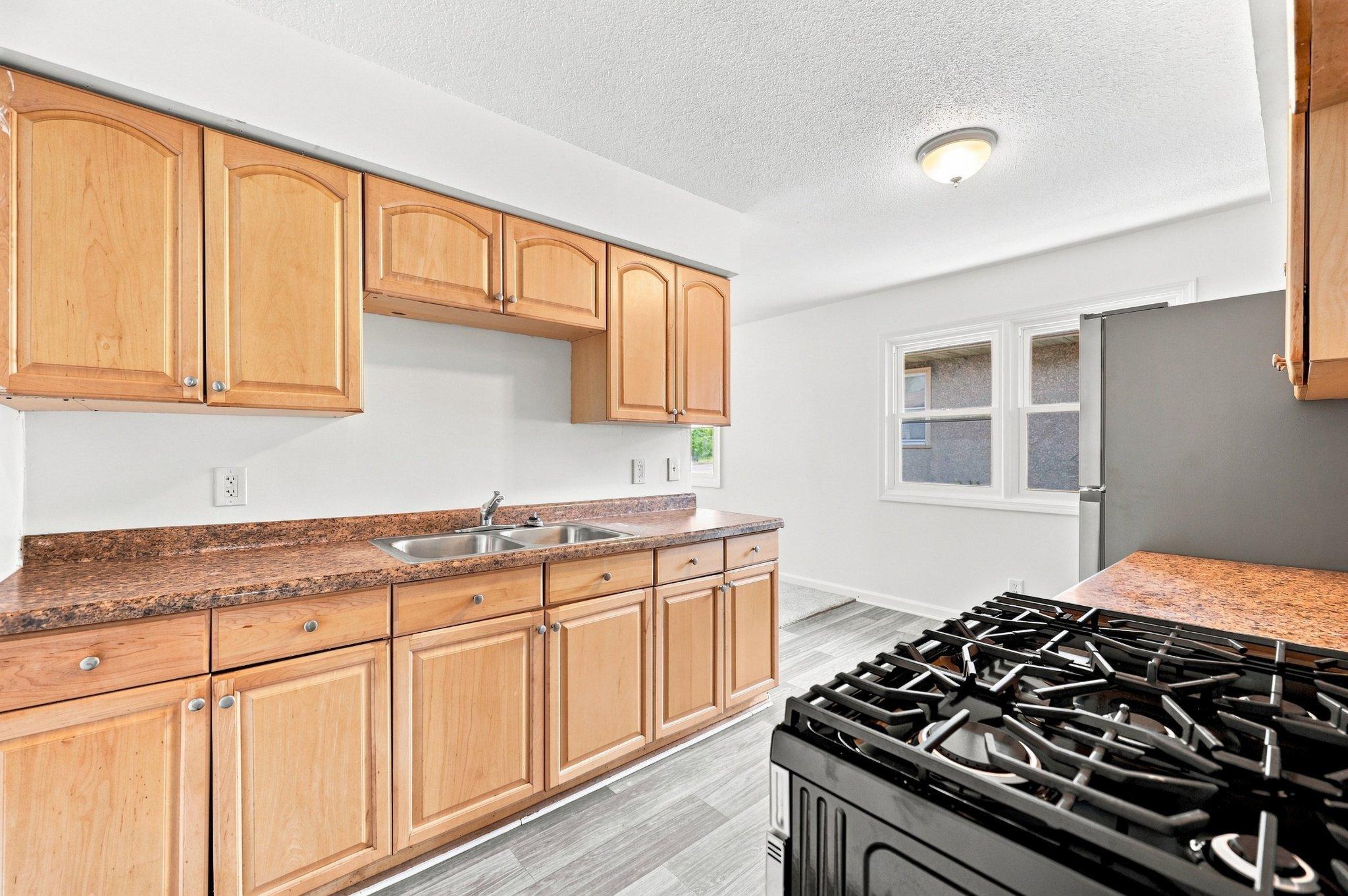 518_37th_Ave_NE_Minneapolis_MN_55421_USA_013.jpg
