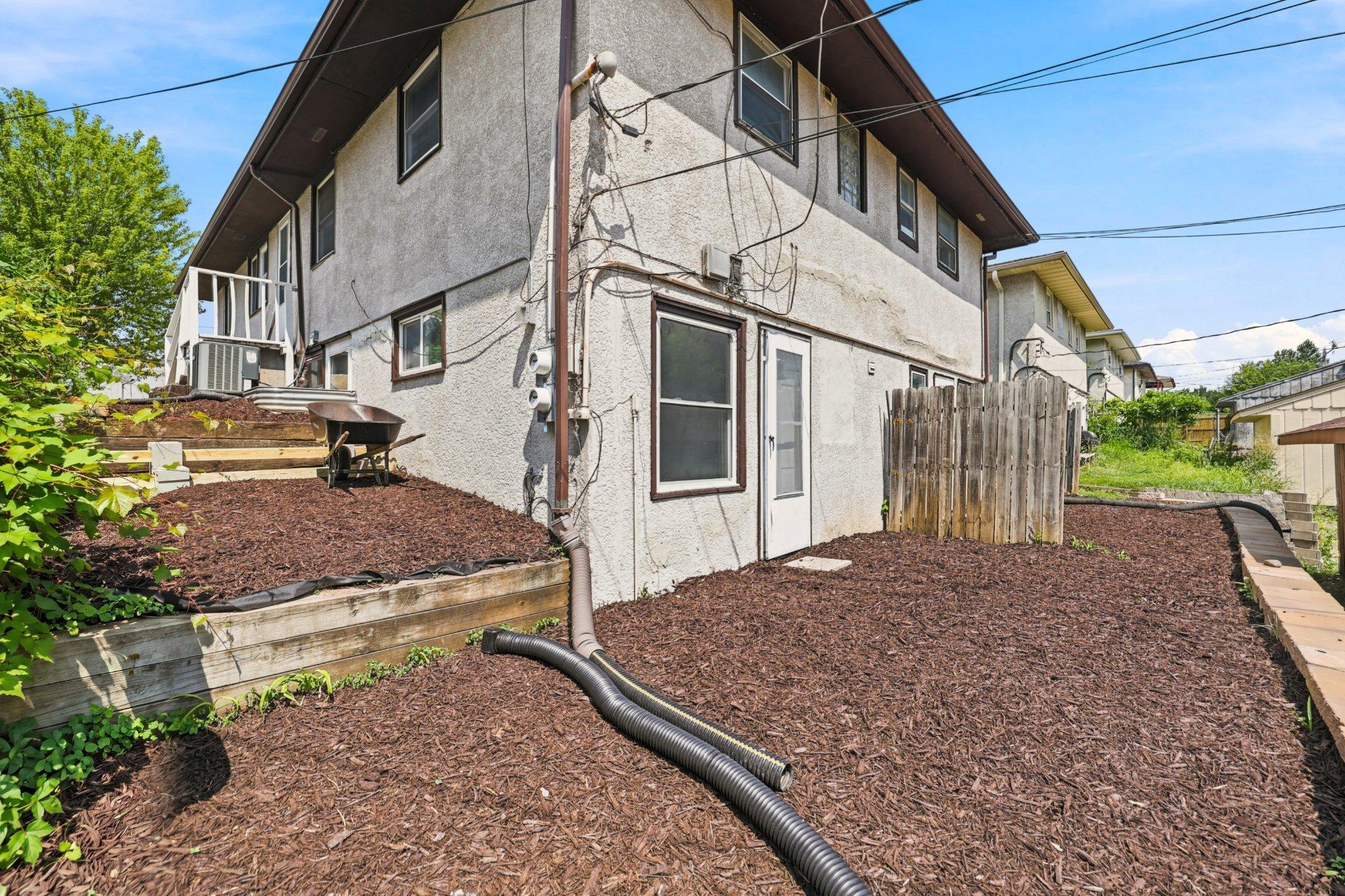 518_37th_Ave_NE_Minneapolis_MN_55421_USA_055.jpg