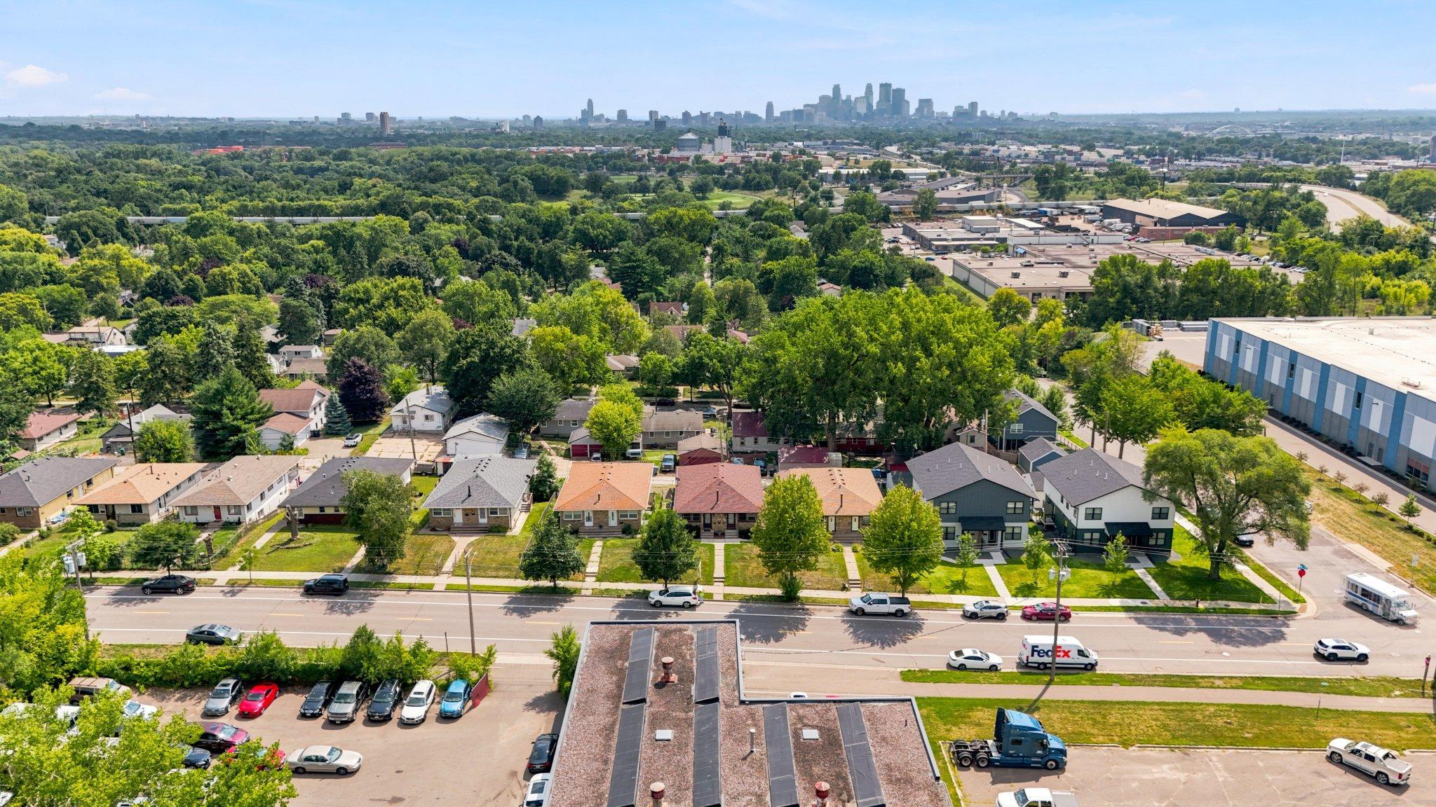 518_37th_Ave_NE_Minneapolis_MN_55421_USA_002.jpg