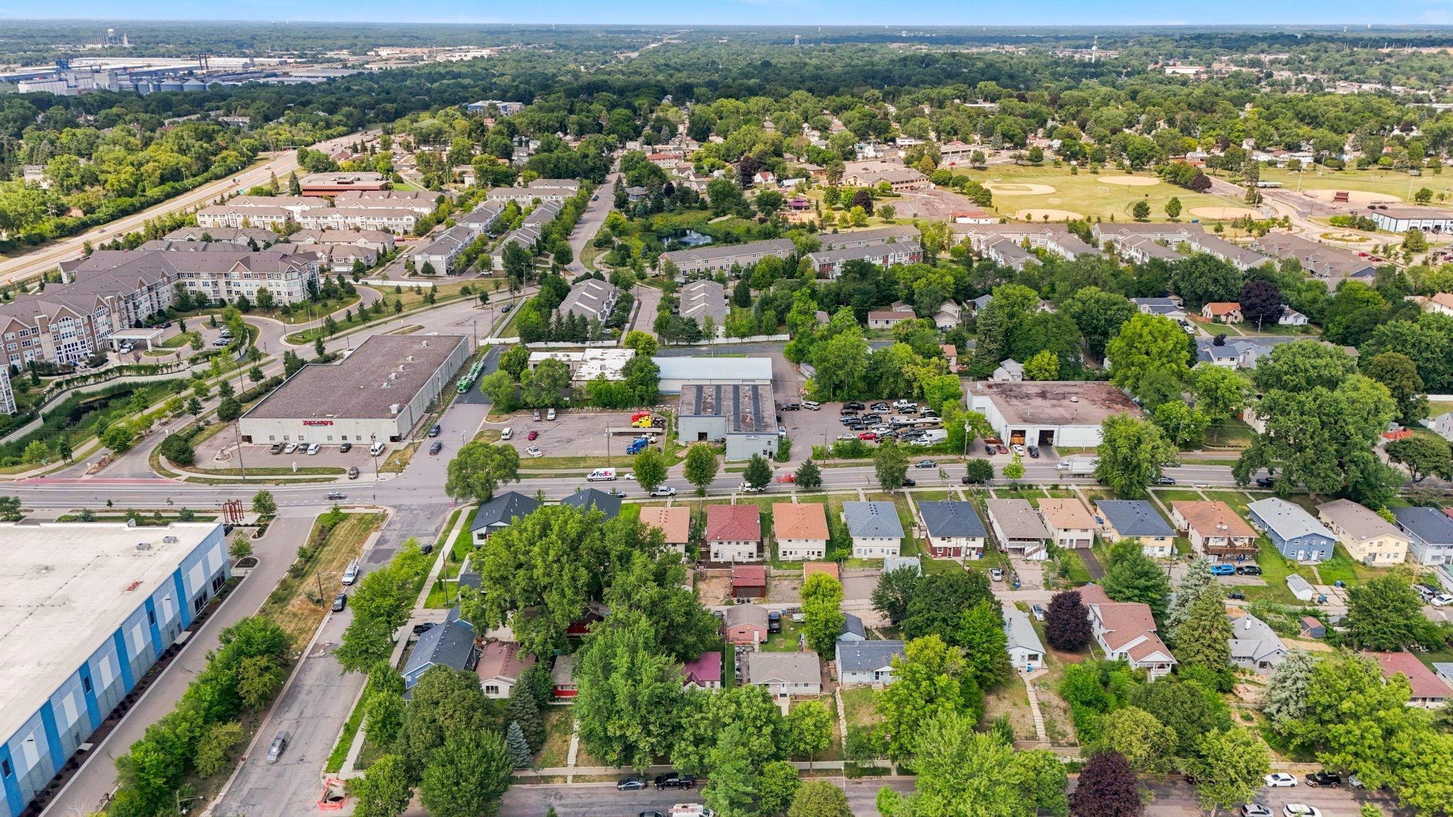 518_37th_Ave_NE_Minneapolis_MN_55421_USA_009.jpg