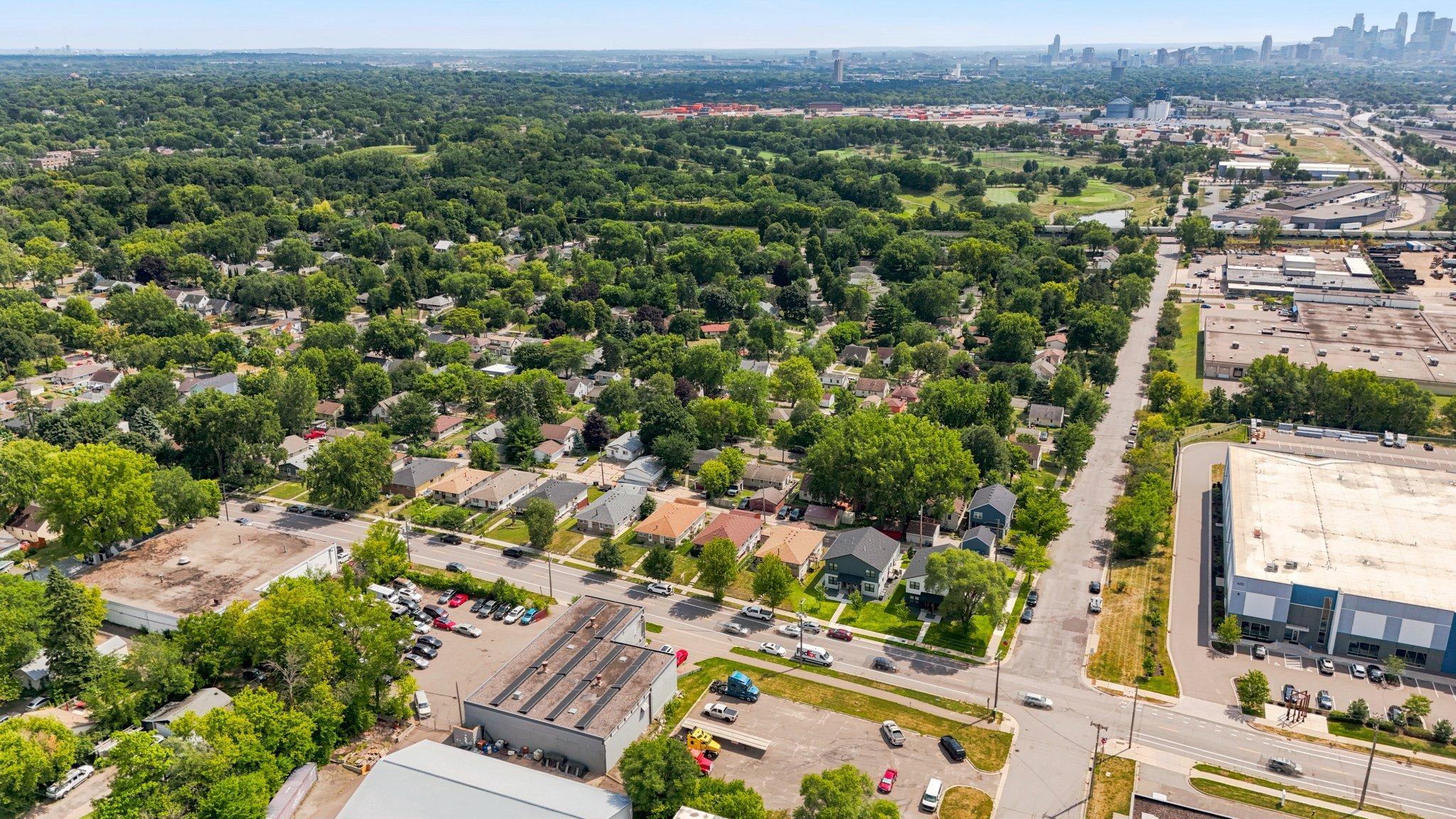 518_37th_Ave_NE_Minneapolis_MN_55421_USA_007.jpg