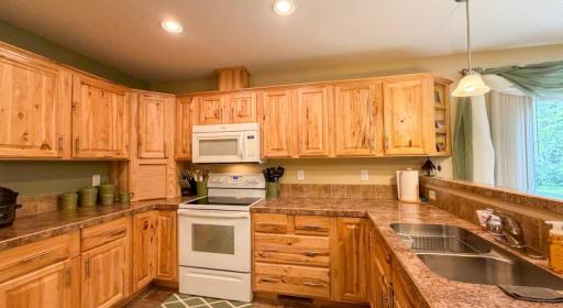 5252 Elmwood Court NE, Bemidji, MN 56601