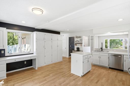 7610 Heritage Road, Eden Prairie, MN 55346