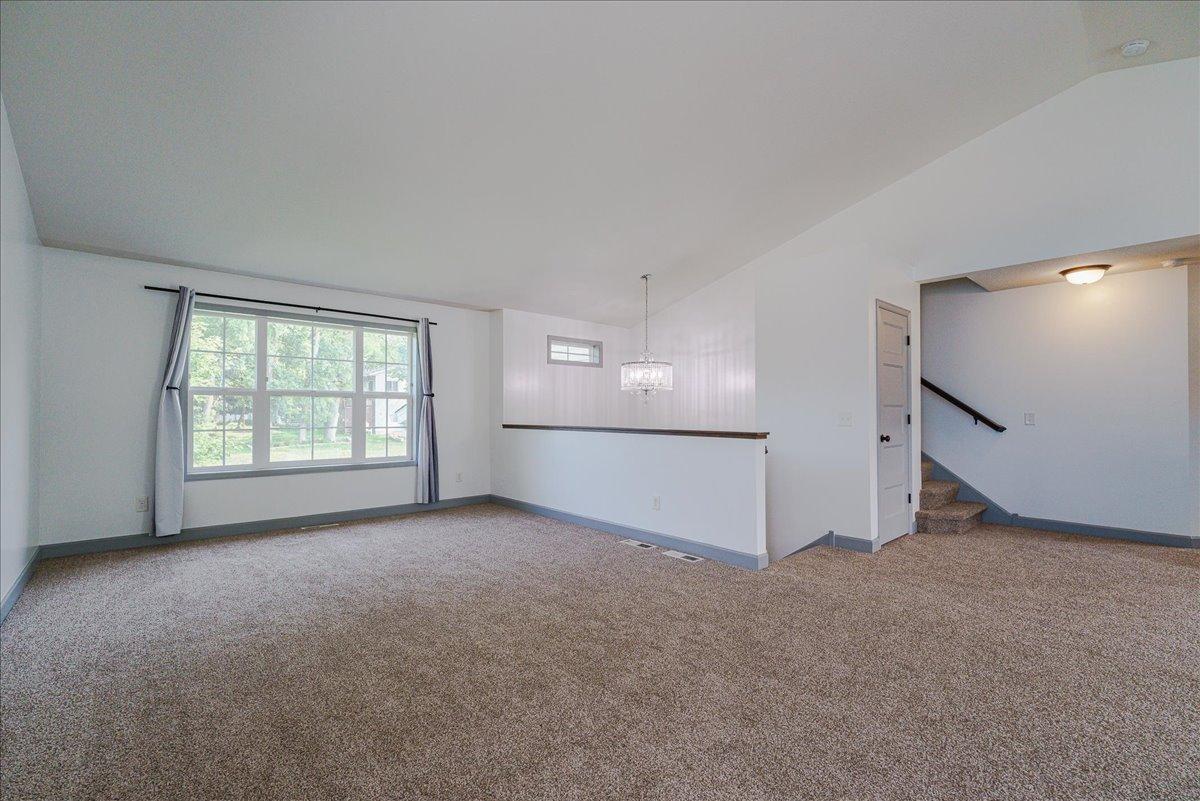 09-Living Room.jpg