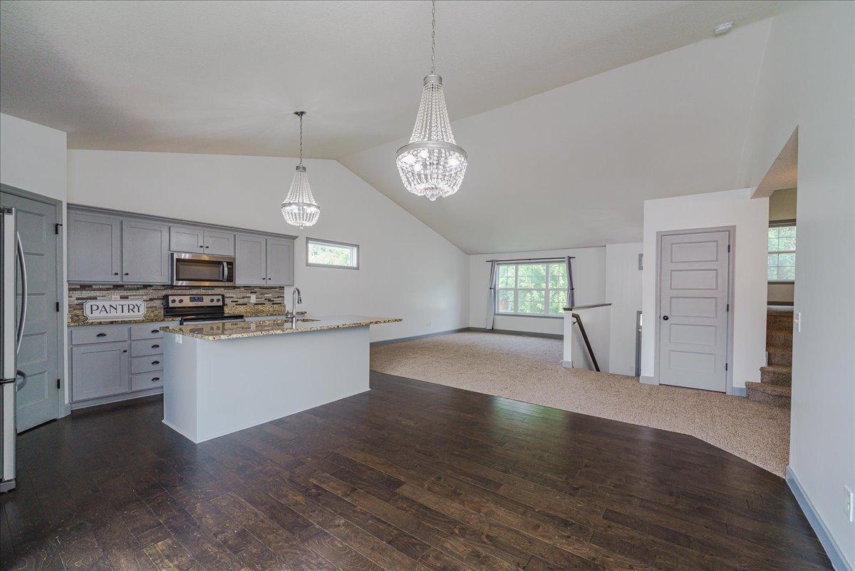 15-Kitchen.jpg