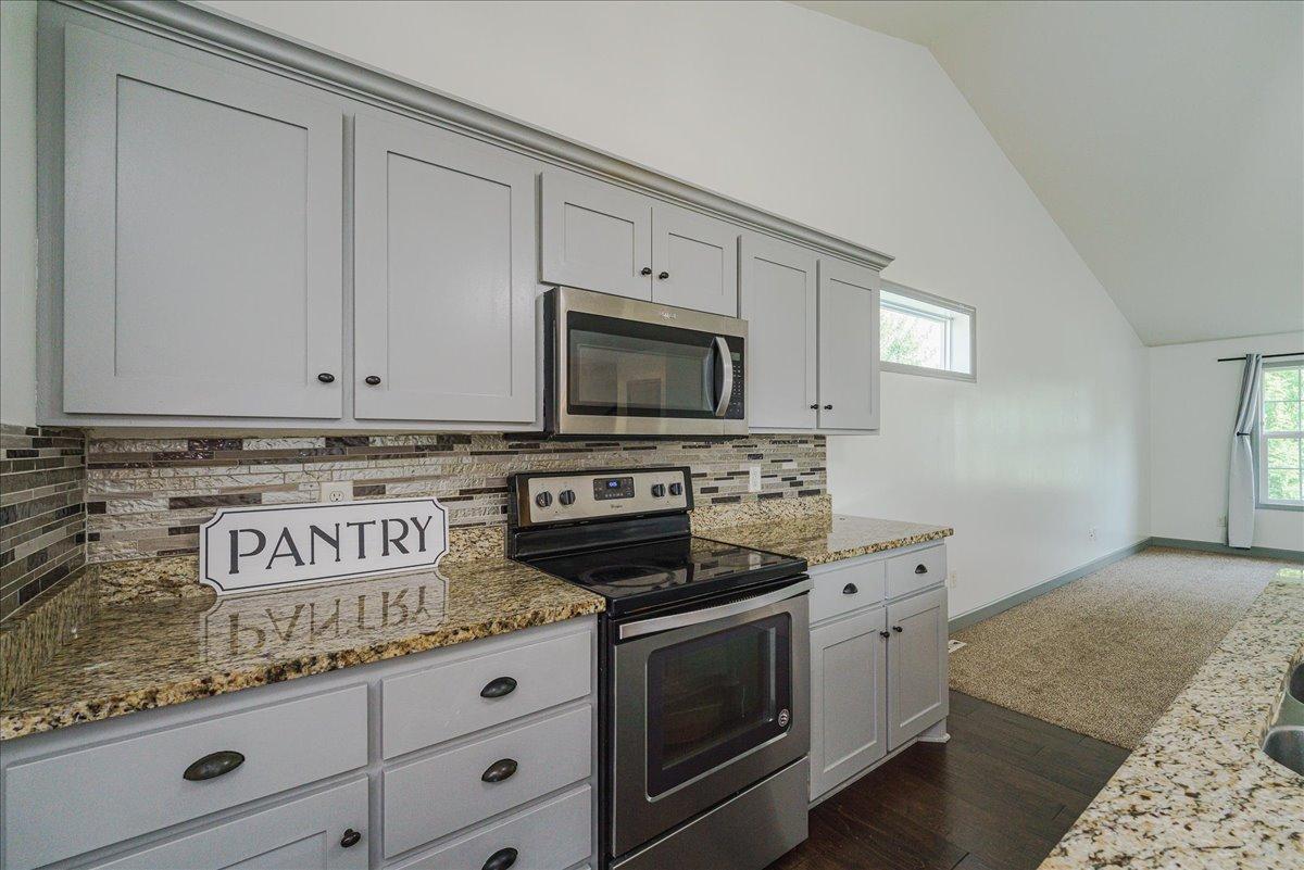 19-Kitchen.jpg