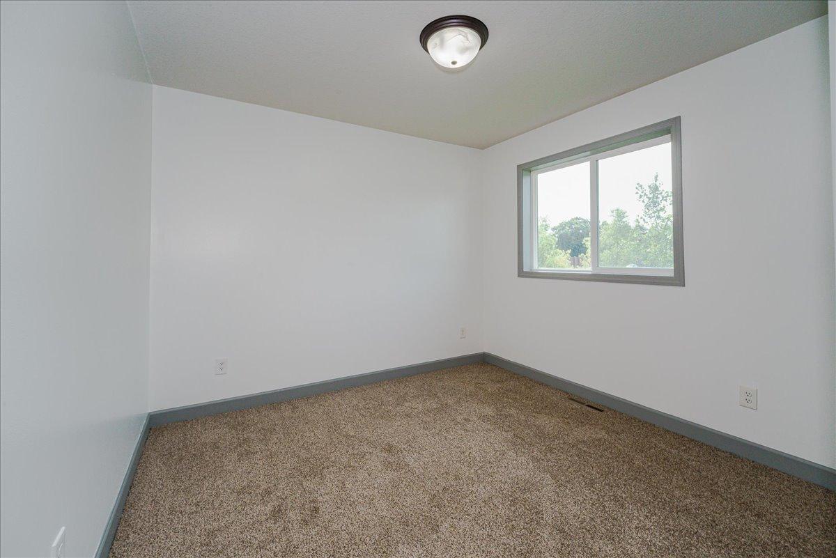 23-Bedroom 1.jpg