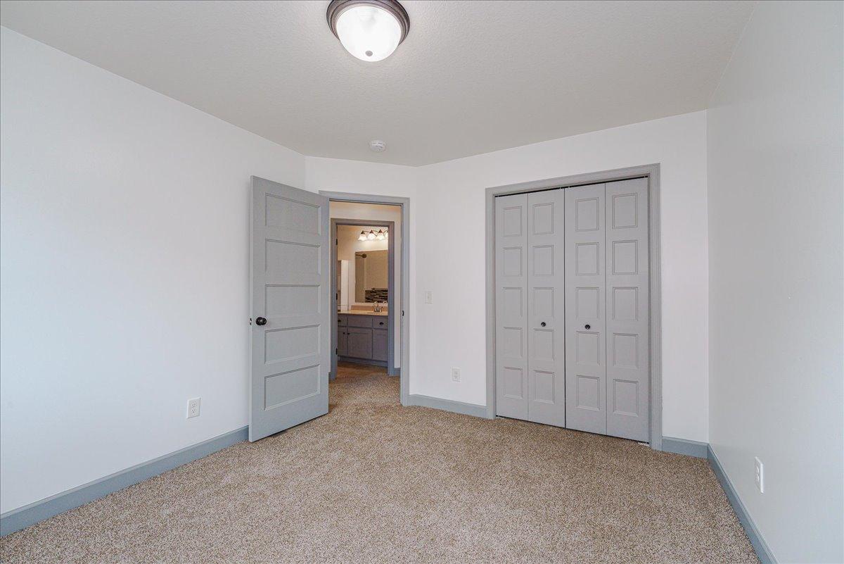26-Bedroom 2.jpg