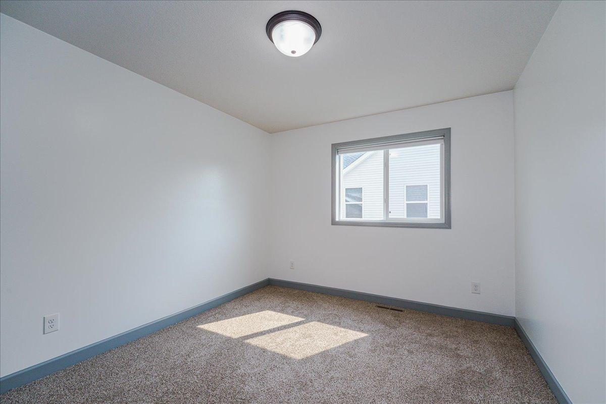 25-Bedroom 2.jpg