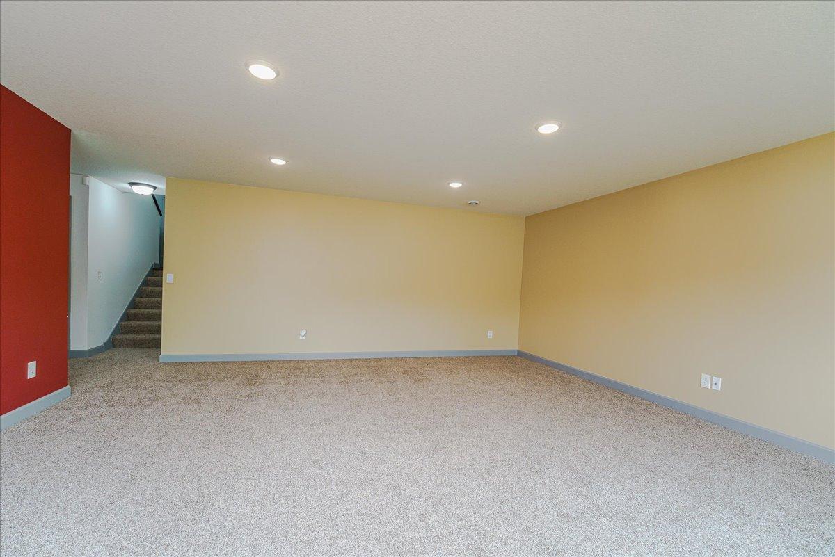 38-Family Room.jpg