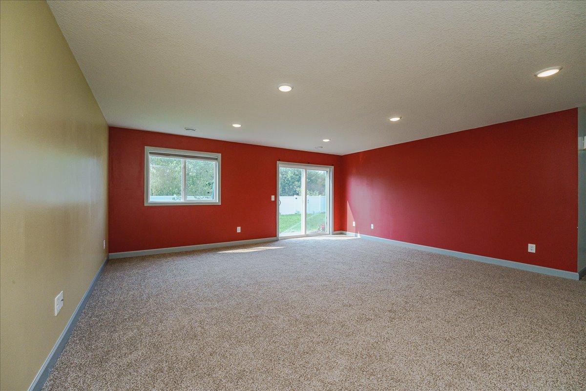 37-Family Room.jpg