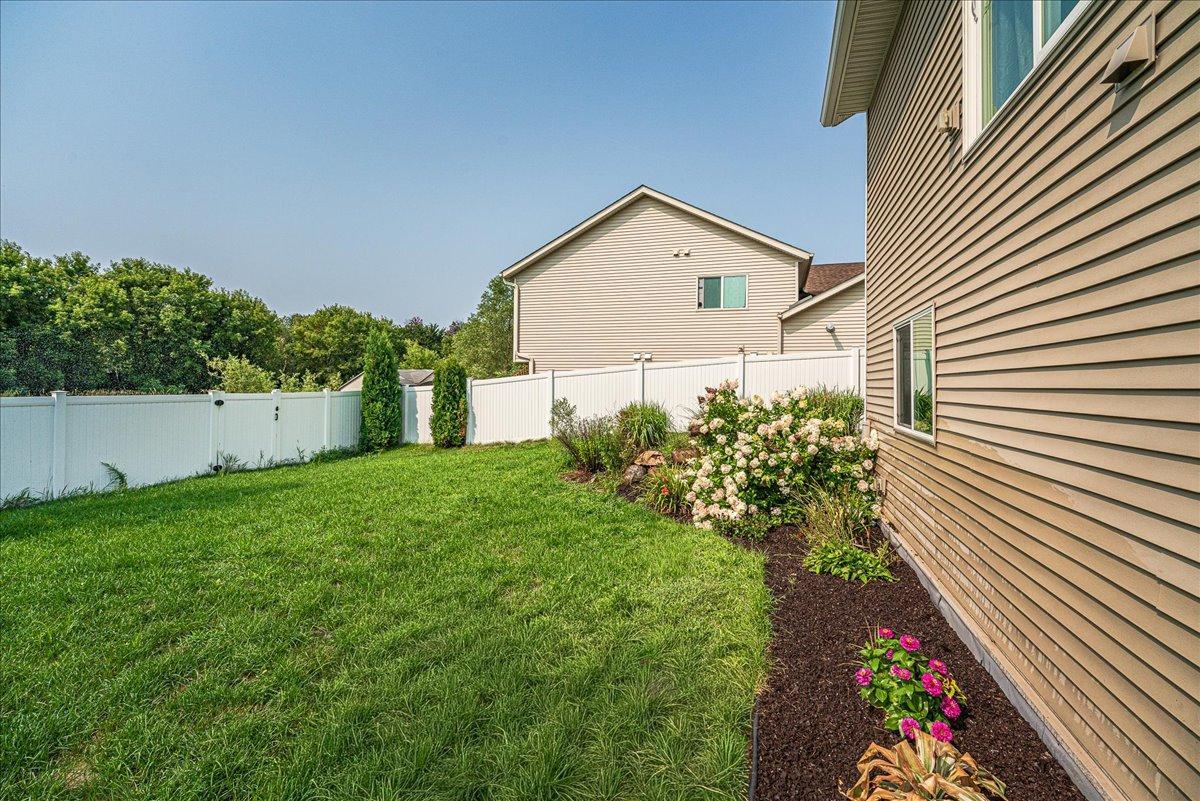49-Backyard.jpg