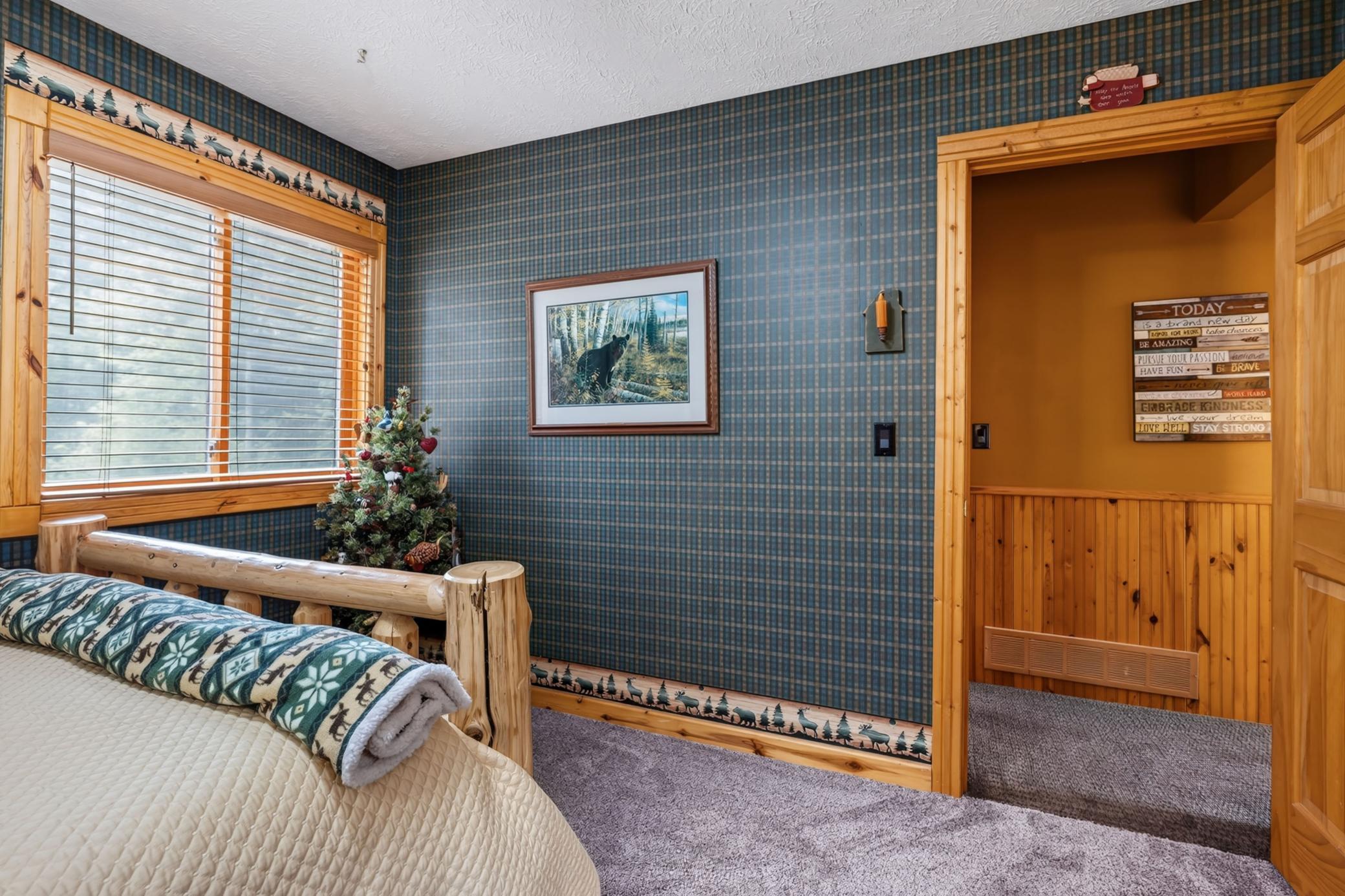 Entrance to guest bedroom.
