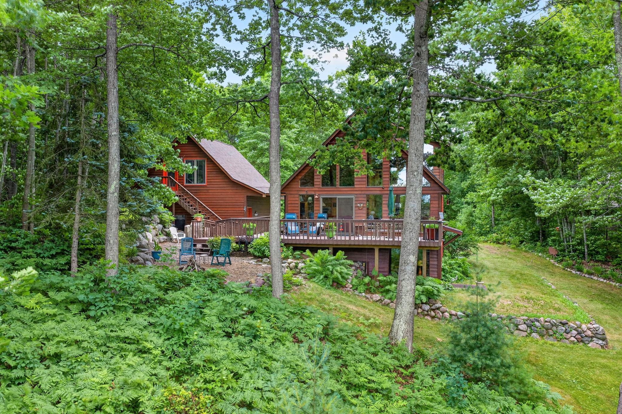 Full lakeside view.