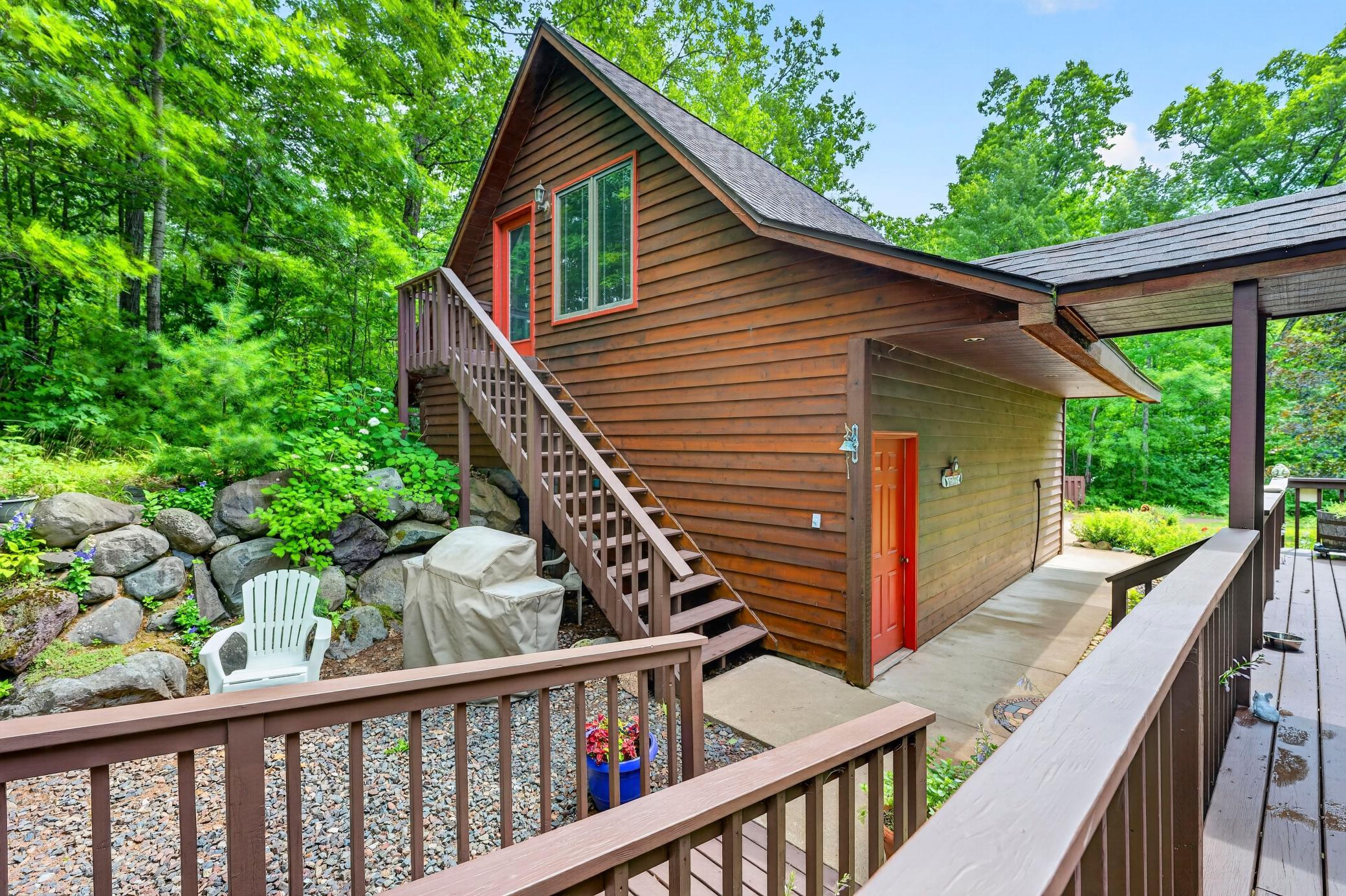 Side porch view of garage.